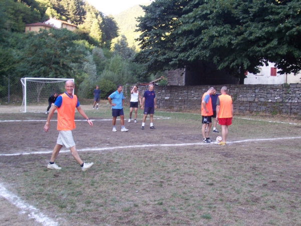  Image name: Calcio23.jpg 
 width: 601 pixel 
 height: 452 pixel 
 Size: 271344 bytes 
 Click to enlarge 